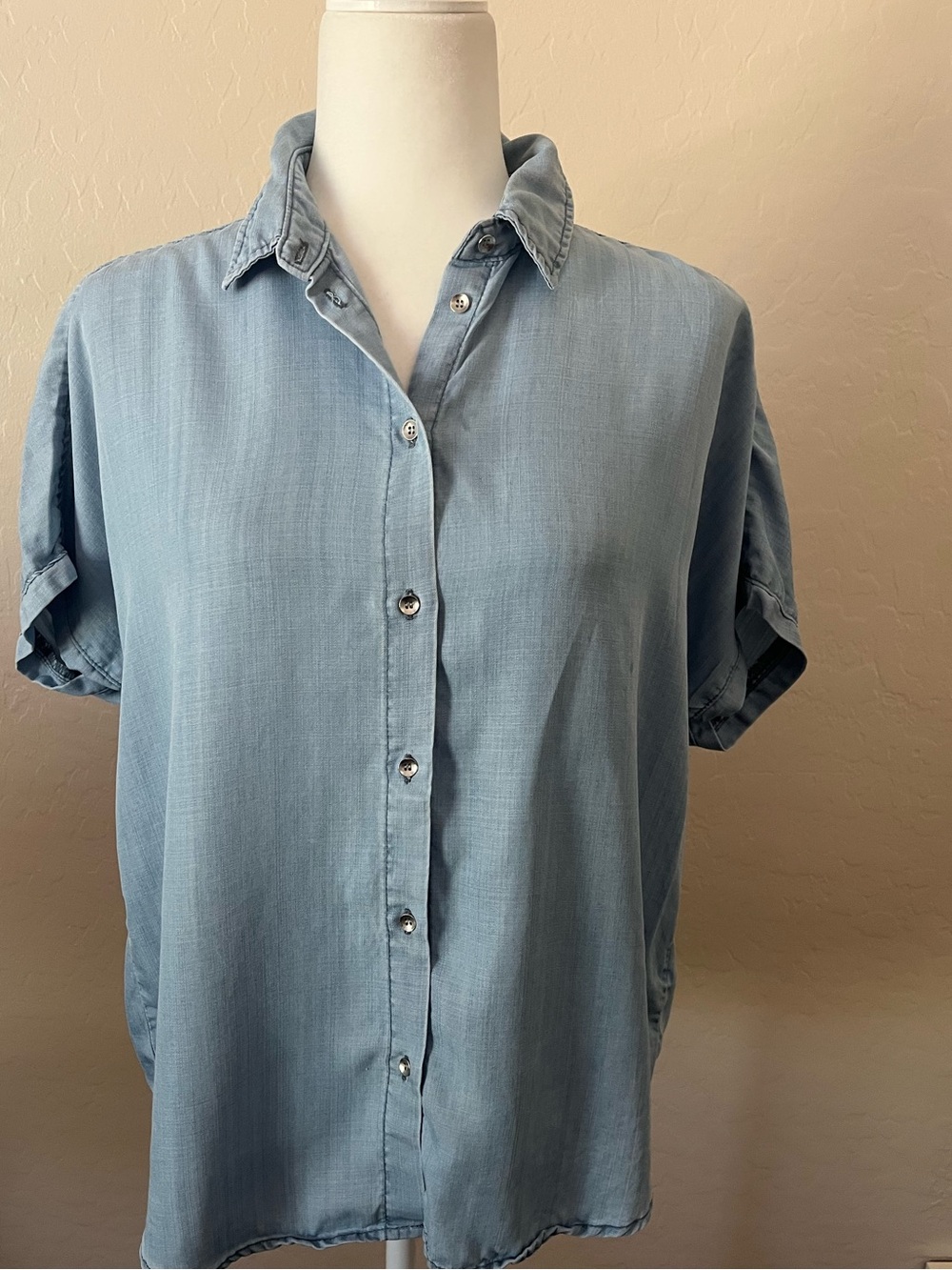 H&M Denim Light Wash Short-Sleeve Blouse/Shirt Size S